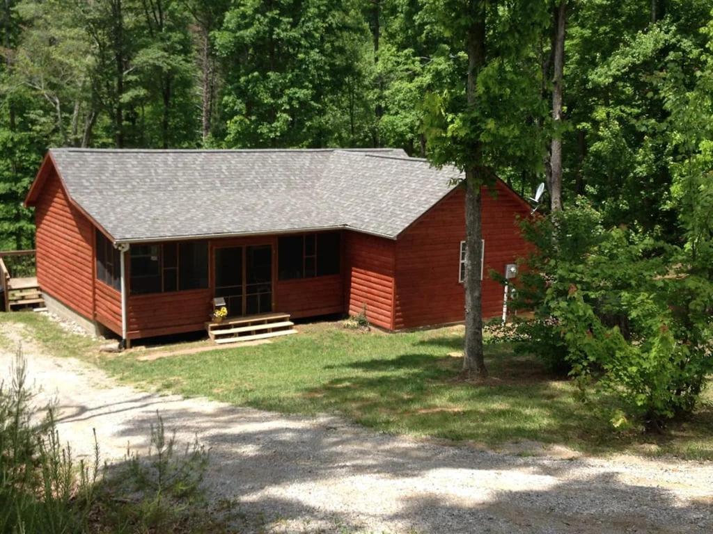 Gas Fireplace, Firepit, And Cedar Adirondack Chair Spencer المظهر الخارجي الصورة