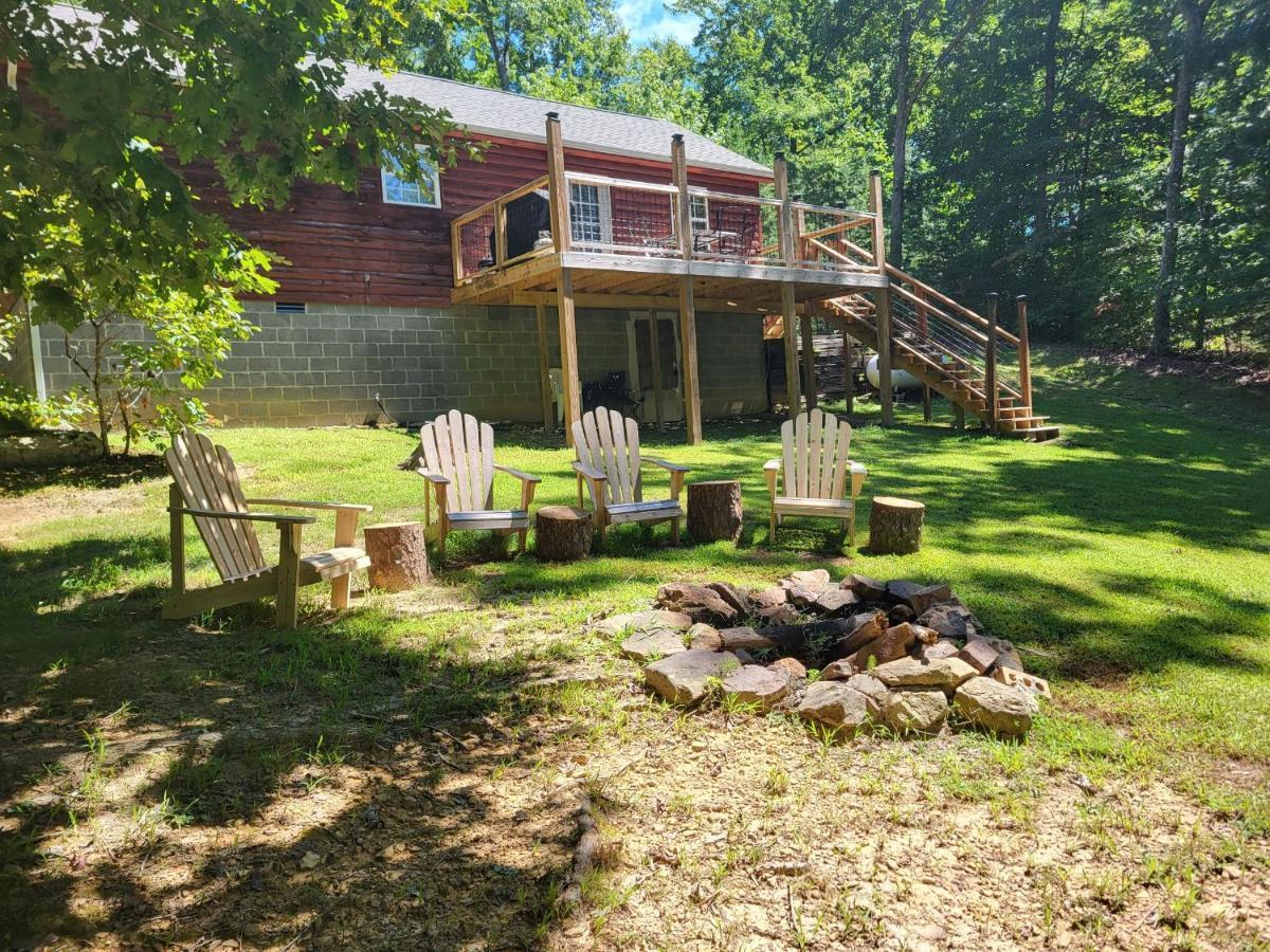 Gas Fireplace, Firepit, And Cedar Adirondack Chair Spencer المظهر الخارجي الصورة